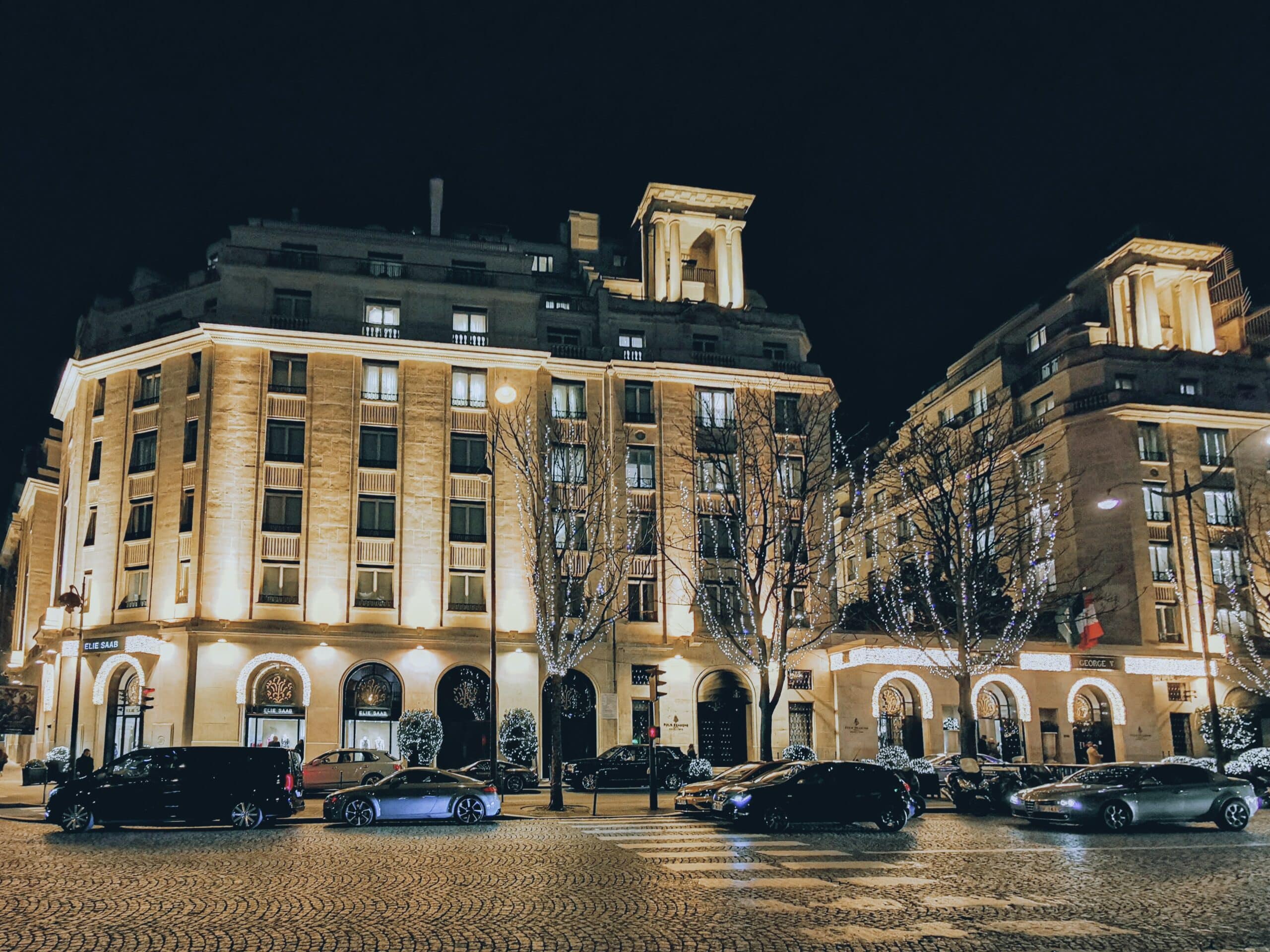hôtel parisien décoré pour le réveillon du Nouvel An