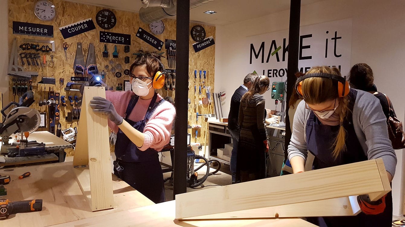 Atelier DIY de bricolage en magasin, un exemple d'animation commerciale participative
