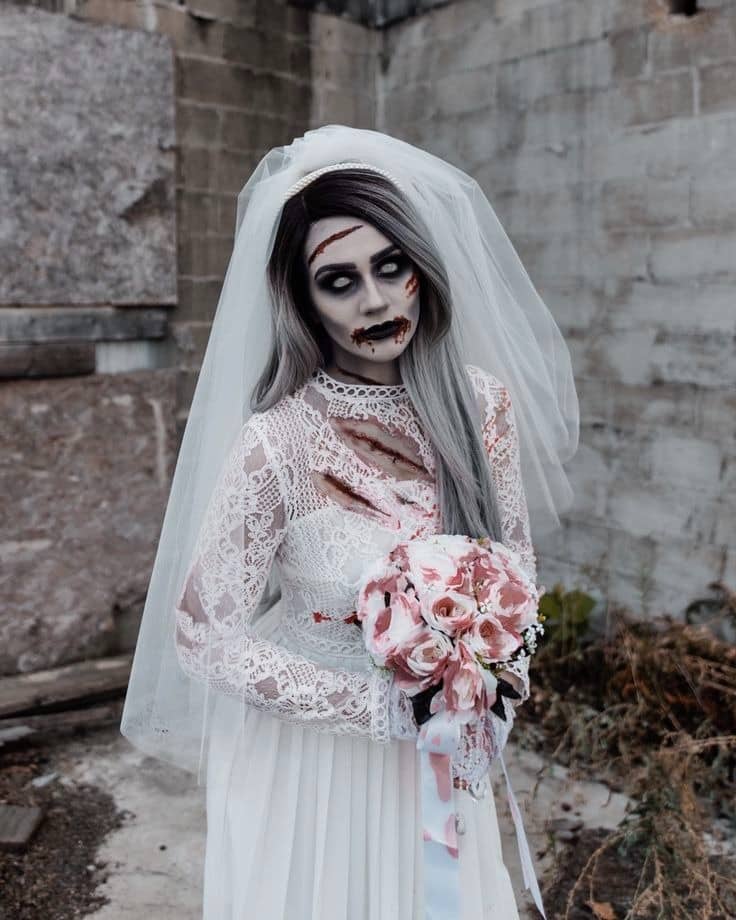 mariée zombie robe blanche sang bouquet maquillage déguisement tenue evjf