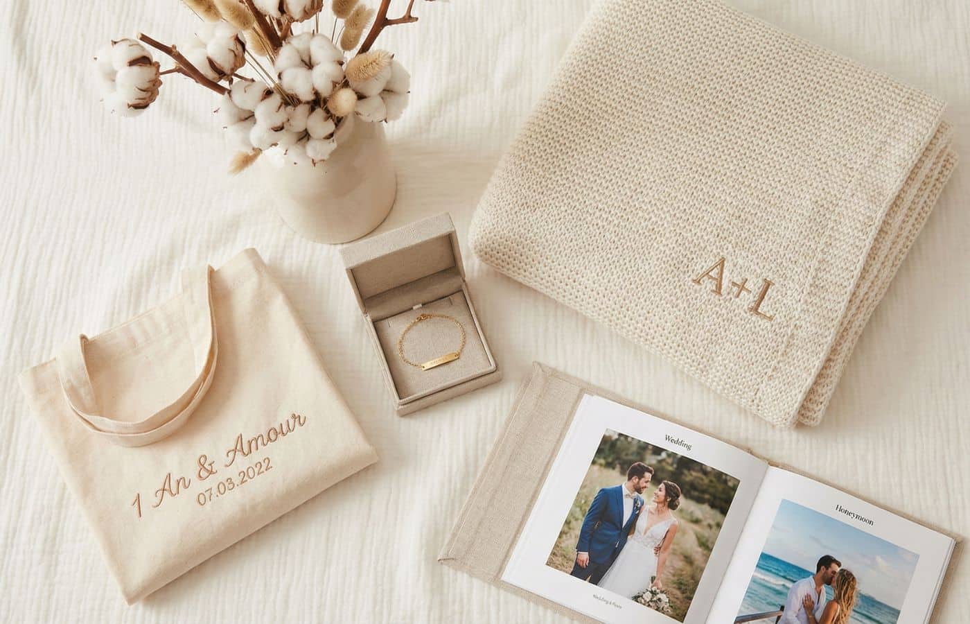 tot bag noces de coton 1 an de mariage idées cadeaux livre photo album bijou collier écharpe plaid bouquet