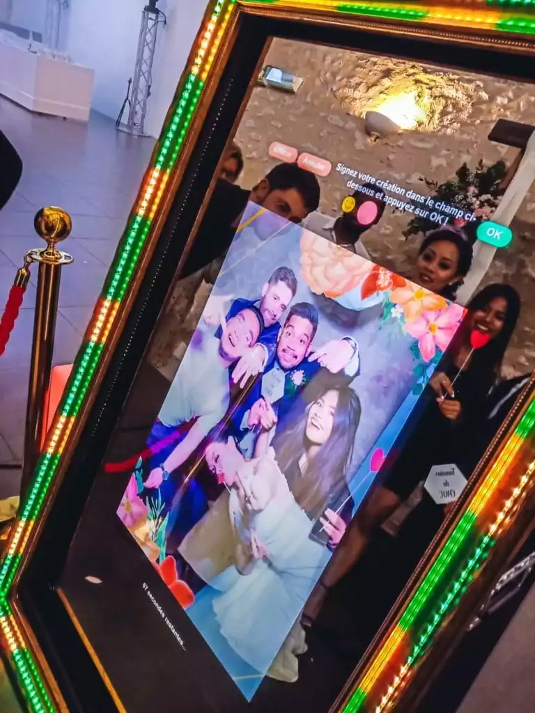 selfie groupe cadre led rgb couleur reflet photobooth
